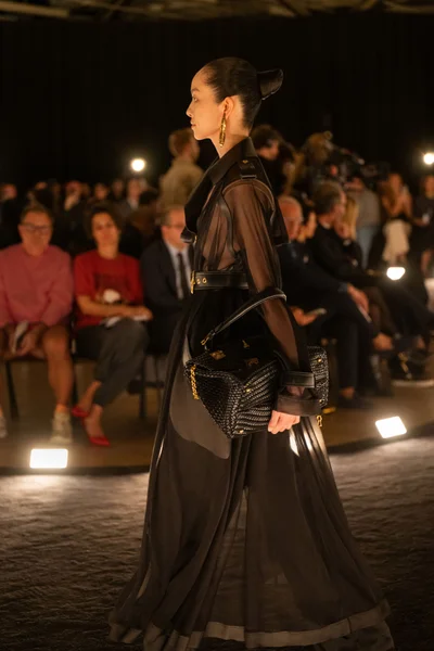 Look 28